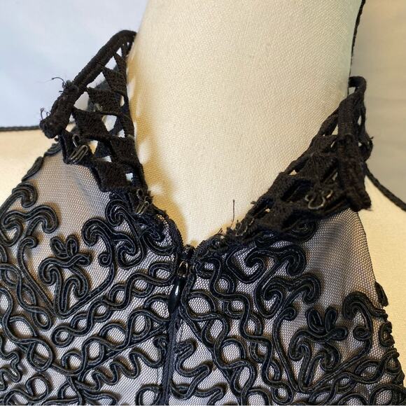 Nicole Miller Black Embroidered Applique Overlay High Neck Sheath Dress Size 12 - Picture 12 of 16